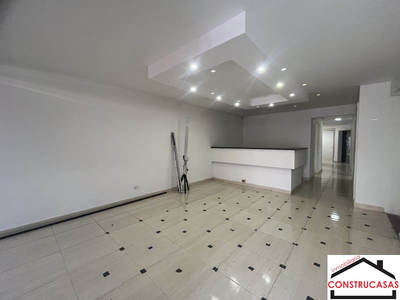 Casa-local en Arriendo en Laureles